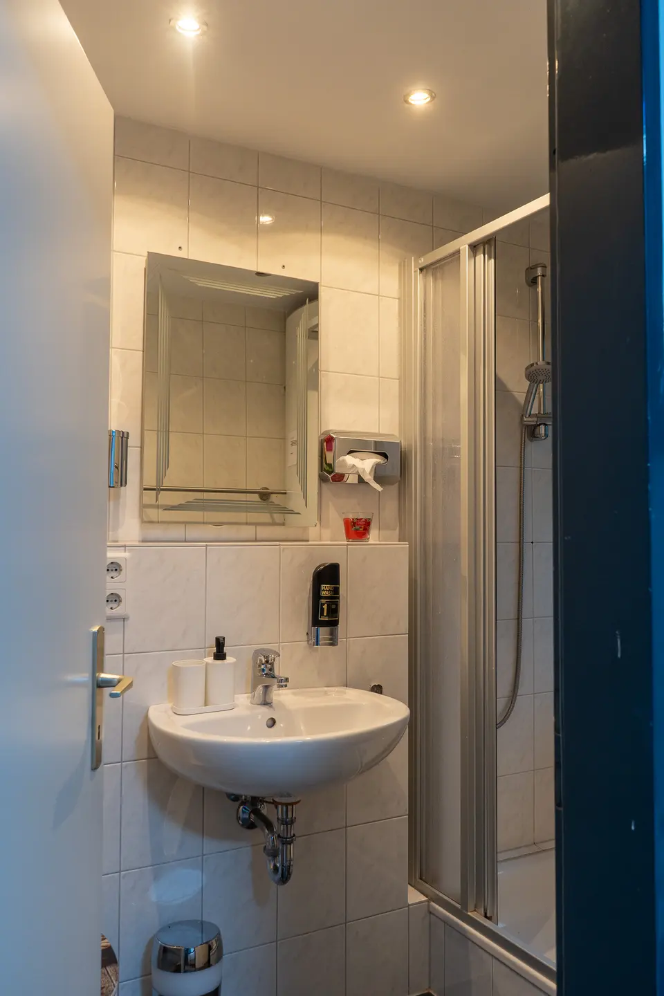 Room 1 6
