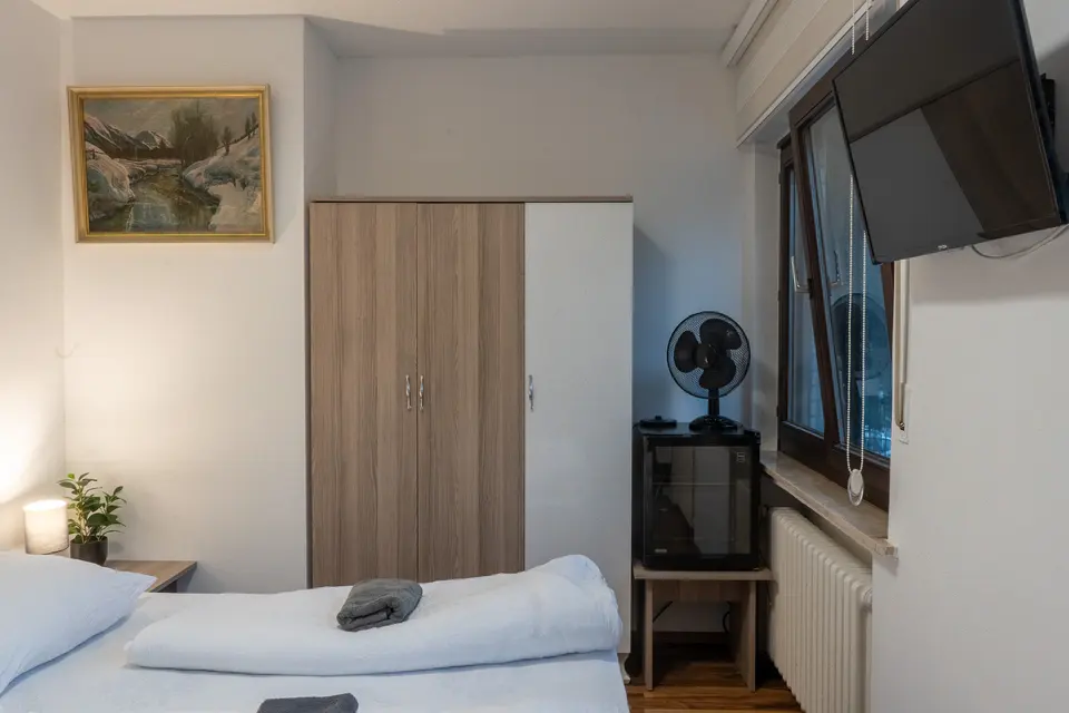 Room 3 4